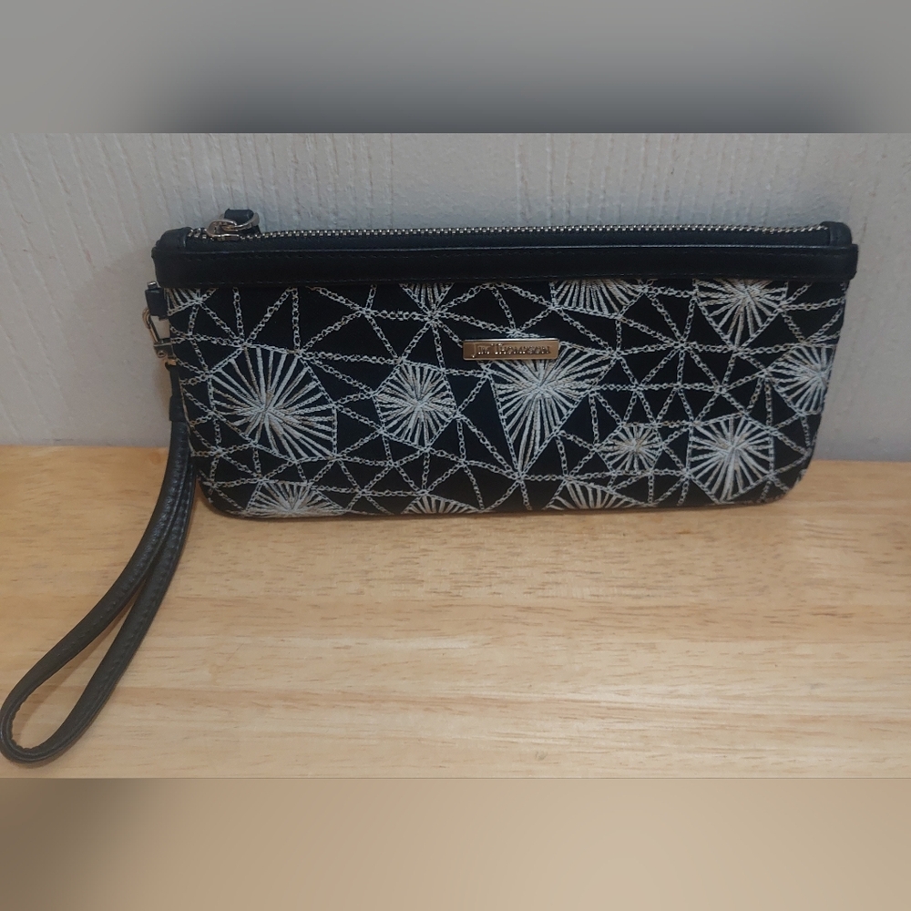 Elegant Black and White Geometric Wristlet